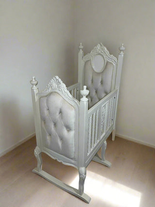 Cream Cradle